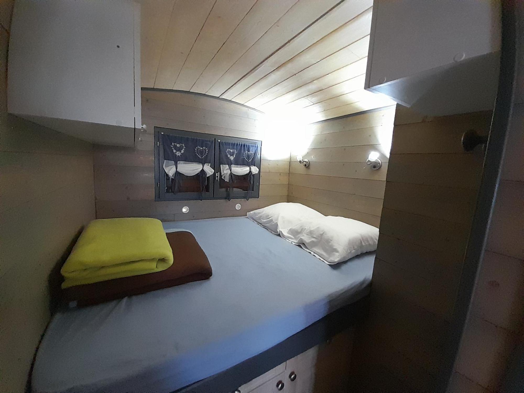 Location Type Gite, Chambre D'Hote, Meuble De Tourisme Dans Joli Petit Chalet Typique Et Ou Jolie Roulotte Type Boheme Waldighoffen Exterior photo