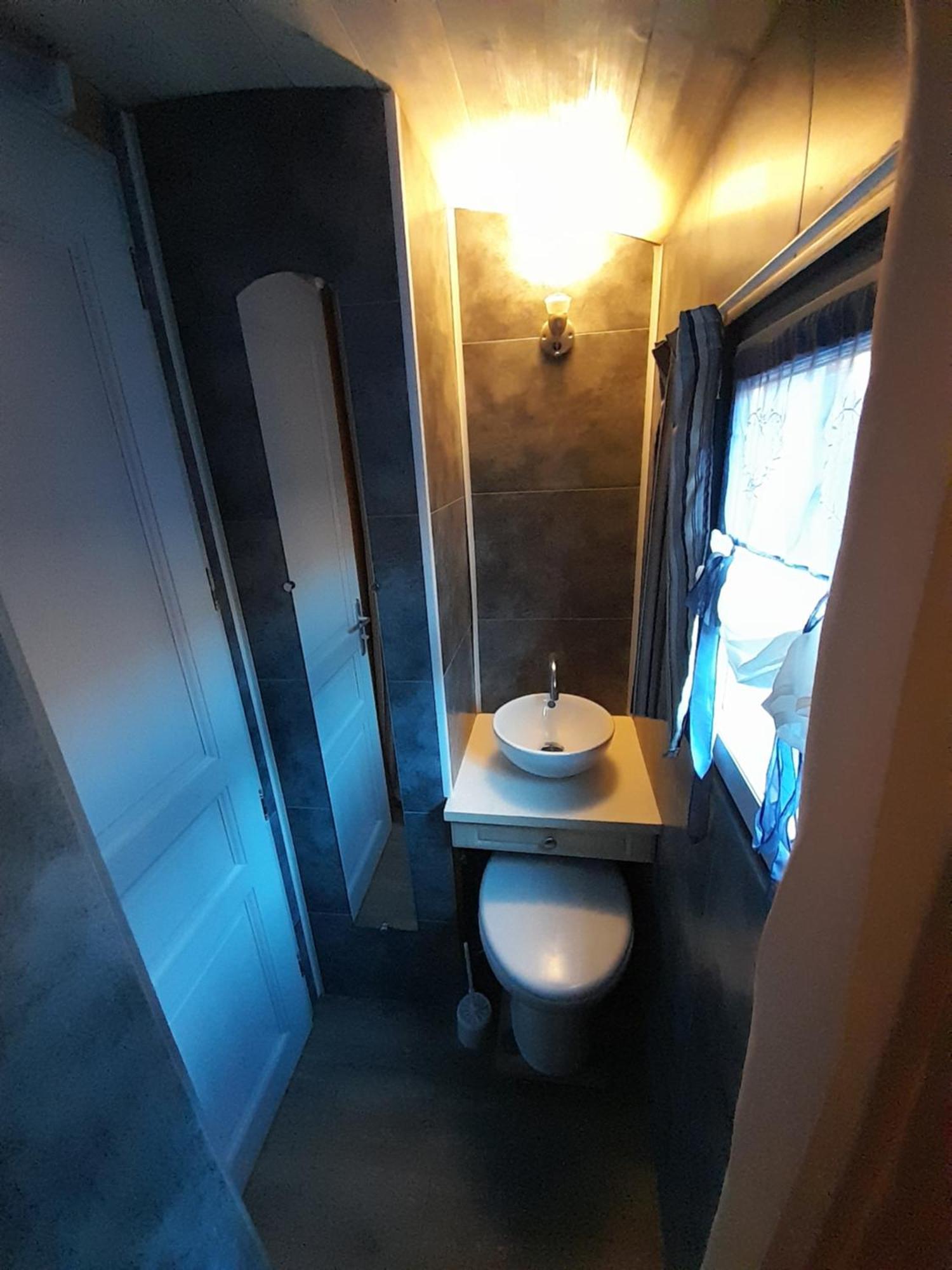 Location Type Gite, Chambre D'Hote, Meuble De Tourisme Dans Joli Petit Chalet Typique Et Ou Jolie Roulotte Type Boheme Waldighoffen Exterior photo